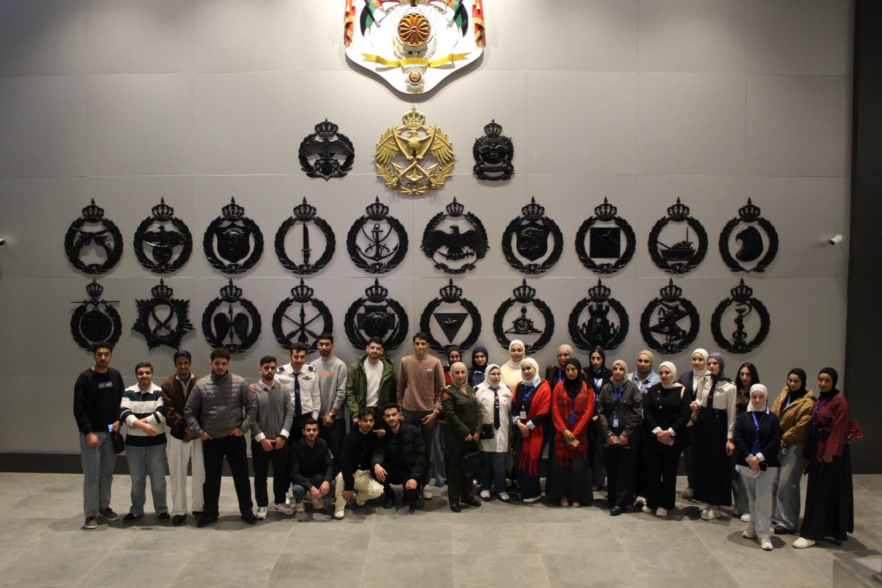 زيارة ميدانية إلى صرح الشهيد